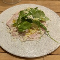 セミーナ - 恵庭放牧豚の自家製プロシュットコット 林檎のソテーと山わさび