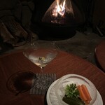 ソーズ ･バー - 暖炉とピクルスとマティーニと