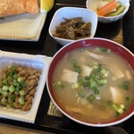 なか里 - 具沢山の味噌汁