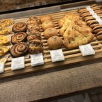 ジュウニブンベーカリー - パン