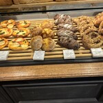 ジュウニブンベーカリー - パン