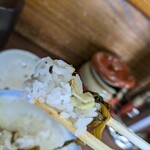 純とんこつ無双 - 辛子高菜で御飯を頂く