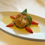 Ruth's Chris Steak House - tomahawk dinner for two $220
       （約35200円 2024年5月時点）
      ホームメイドブレッドプディング