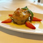 Ruth's Chris Steak House - tomahawk dinner for two $220
       （約35200円 2024年5月時点）
      ホームメイドブレッドプディング