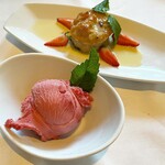 Ruth's Chris Steak House - tomahawk dinner for two $220
       （約35200円 2024年5月時点）
      シャーベット
      ホームメイドブレッドプディング