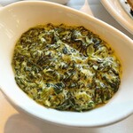 Ruth's Chris Steak House - tomahawk dinner for two $220
       （約35200円 2024年5月時点）
      ほうれん草のクリーム煮