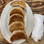 こまどり - おしぼりと比較した餃子