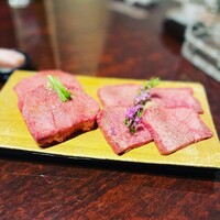 黒毛和牛焼肉 虎斑 北新地店 - 
