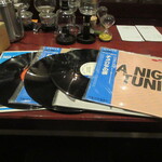 日本料理 TOBIUME - BGMがレコードなのがエモい