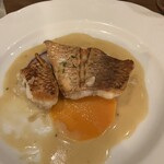 ロクロナン - 魚料理　ちょっと食べかけ　鯛うまし