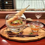 KOBAYASHI - 右は甘酸っぱいソース。左の器の茶色い部分は漢方ゼリー