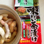 西川製菓 - まずはお湯かけてお茶漬けに