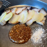 SAAWAAN BISTRO - 前菜の豚肉ロースト、4人分