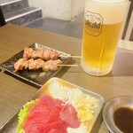 肴や せりお - レバーの焼き鳥の火加減が絶妙。ウマ〜