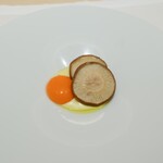 CHIUnE - 原木椎茸に卵黄、ジャガイモピューレ