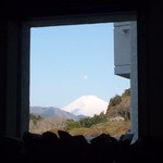 山のホテル ラウンジ・バー - 窓辺からの景色