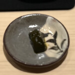 鮨 ゆうき - 鮑肝醤油漬け、酒が足りなくなる一品