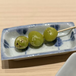 鮨 ゆうき - 焼いた銀杏　甘い苦みなし