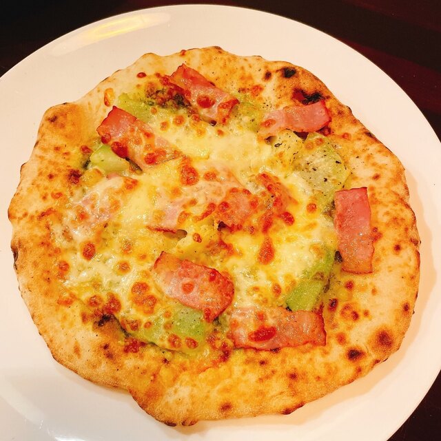 ピザ饅頭です。 紅白饅頭（寿饅頭）5個入【直径約10.5cm】 ｜つるおか菓子処木村