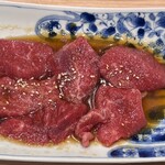 焼肉ホルモンざくろ - ロース（赤身）780円