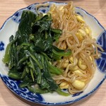 焼肉ホルモンざくろ - ナムル盛り480円