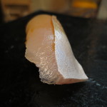 日本橋橘町　都寿司 - 三宅島の天然縞鯵握り、塩〆