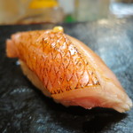 日本橋橘町　都寿司 - 炙った金目鯛握り