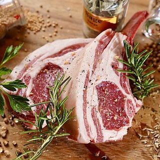 厳選された生ラム肉が味わえる