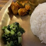 ネパールステーション - タルカリ、サーグ