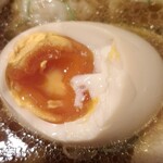 中華そば しば田 - 味玉　特製中華そば(チャーシュー豚)　1680円　手揉み麺(切り刃16番使用)　ワンタン、味玉