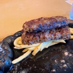 ブロンコビリー - このように鉄板から助け出してあげるのが大切