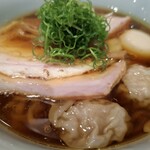 中華そば しば田 - 特製中華そば(チャーシュー豚)　1680円　手揉み麺(切り刃16番使用)　ワンタン、味玉