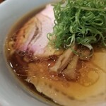 中華そば しば田 - 特製中華そば(チャーシュー豚)　1680円　手揉み麺(切り刃16番使用)　ワンタン、味玉