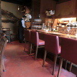 カウンター席もございます