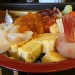 ファミリーすしガーデンハウス - あふれんばかりのネタ