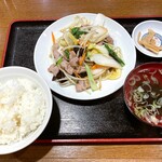楼蘭 - 肉野菜炒め定食