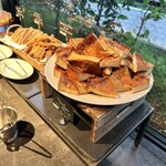 MORETHAN TAPAS LOUNGE - 