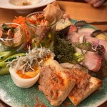 自家製パスタと炭火焼き Cinque5 - 前菜盛り合わせ(別角度)