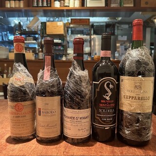 飲み頃のバックヴィンテージワインを幅広く揃えて