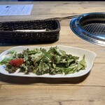 肉の青木商店 - グリーンレタスとトマトのサラダ