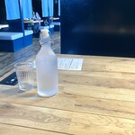 肉の青木商店 - お冷がまず到着