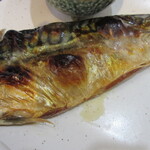 となりの食堂 - 皮目の焦げが　ぷくぷくしての到着