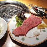 神戸牛炭火焼肉 大島屋 - 料理写真:特選サーロインステーキ