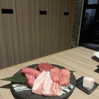 近江うし 焼肉 にくTATSU 青山本店 - 