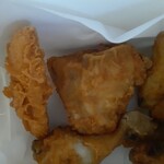 ケンタッキーフライドチキン - サイ、ドラム、カーネルクリスピー。