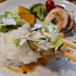 キッチン ブルー グローブ - サラダは溢れません