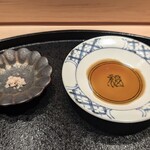 神田錦町 鮨たか晴 - 沖縄の屋我地島の塩　＆　醬油