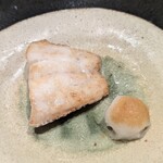 神田錦町 鮨たか晴 - 炭火で焼いた「ノドグロの塩焼き」