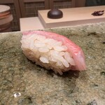 神田錦町 鮨たか晴 - シャリ