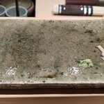 神田錦町 鮨たか晴 - 山葵とガリは、基本的には右側です。